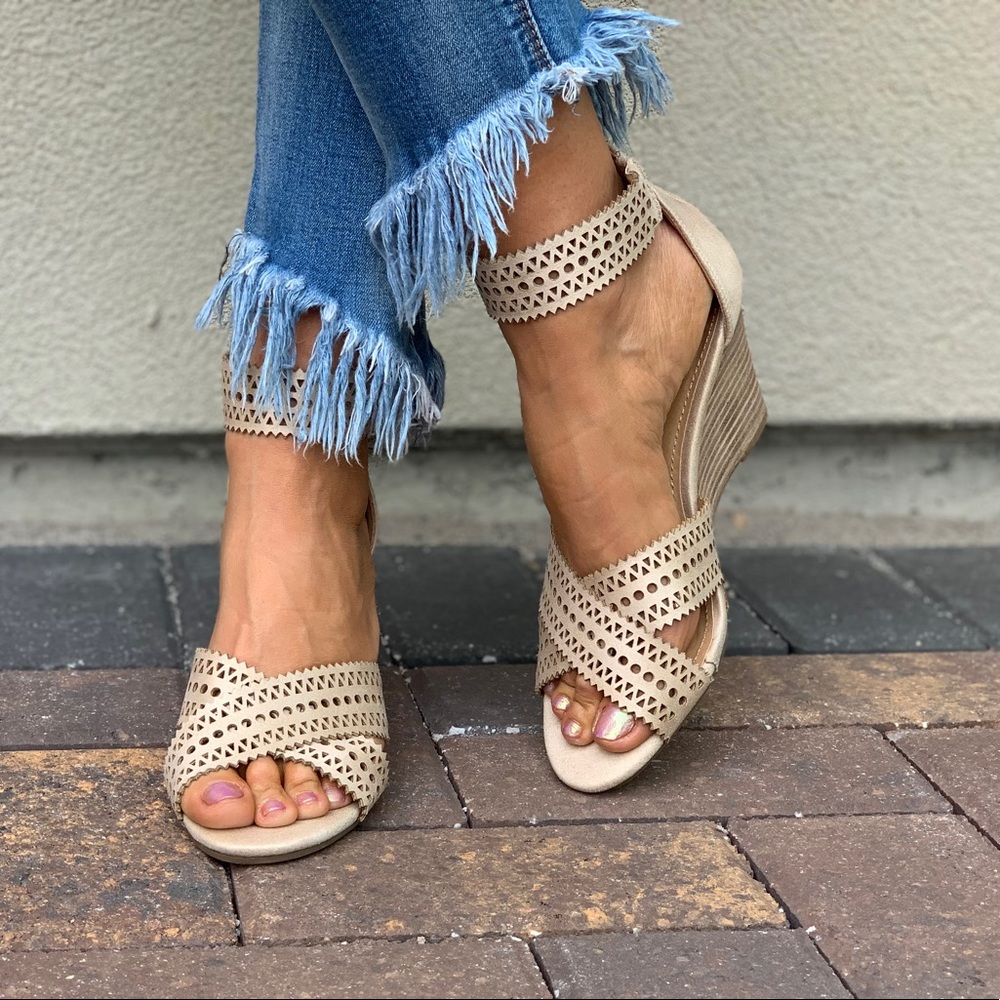 Distressed Cream Cut Out Details Wedge Sandal - Picture 2 of 8